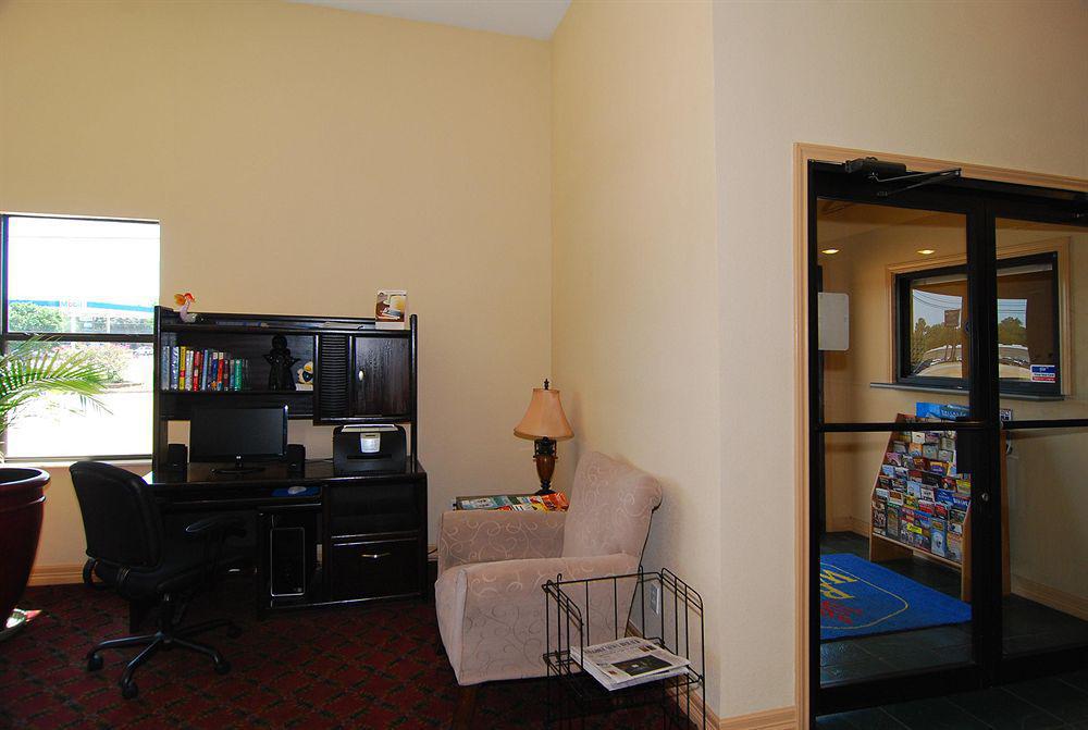Motel Western Of 3*